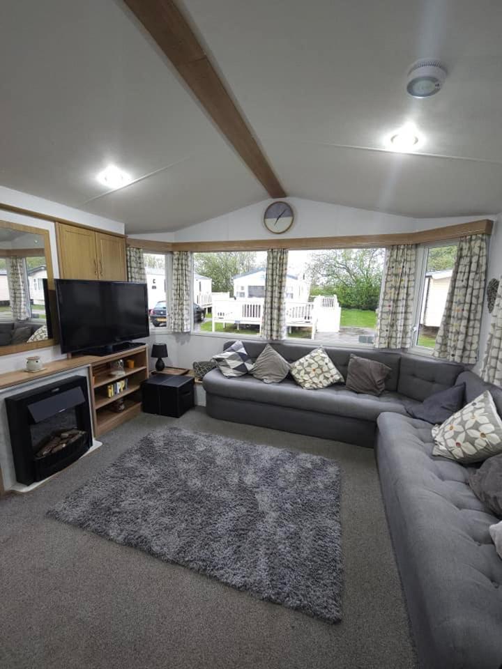 Tattershall Lakes Hot Tub Lodge Breaks Luaran gambar